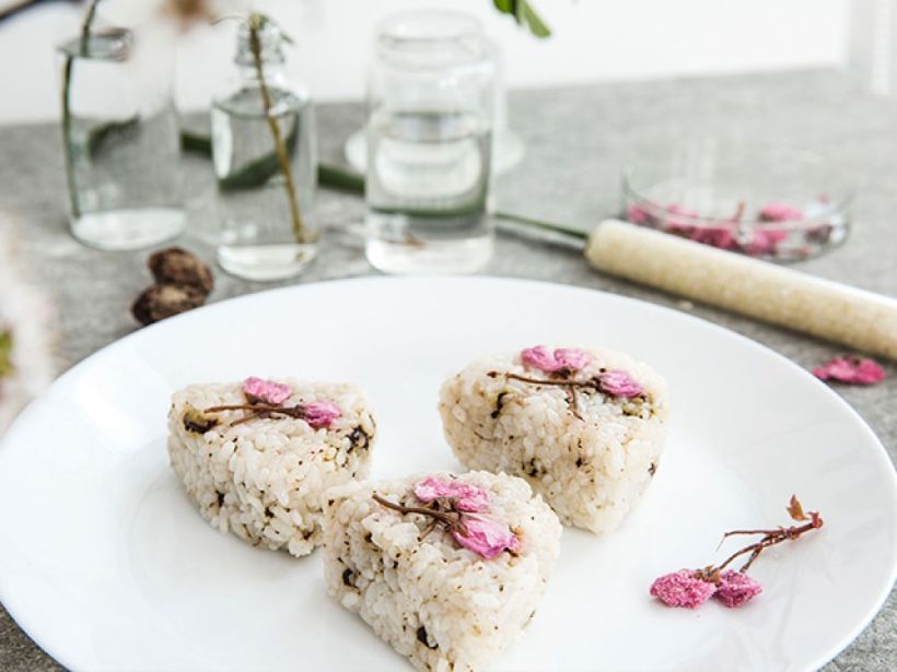 櫻花梅子飯糰