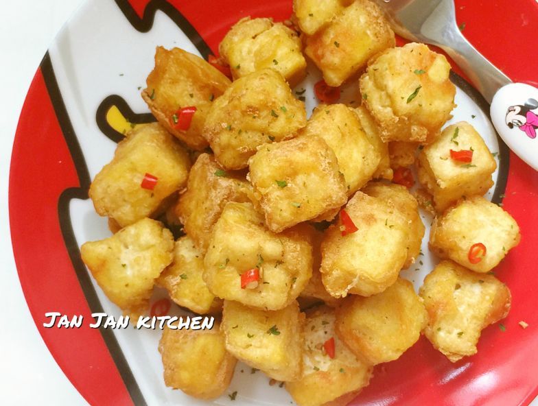 椒盐脆豆腐〔简易小食〕